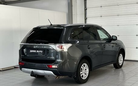 Mitsubishi Outlander III рестайлинг 3, 2014 год, 1 699 000 рублей, 5 фотография