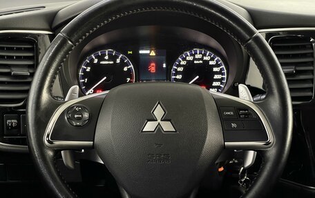 Mitsubishi Outlander III рестайлинг 3, 2014 год, 1 699 000 рублей, 15 фотография