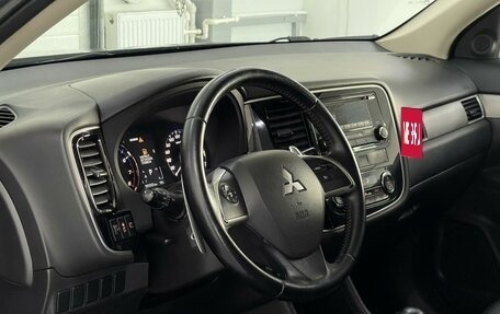 Mitsubishi Outlander III рестайлинг 3, 2014 год, 1 699 000 рублей, 10 фотография