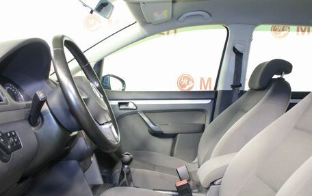 Volkswagen Touran III, 2010 год, 890 000 рублей, 9 фотография