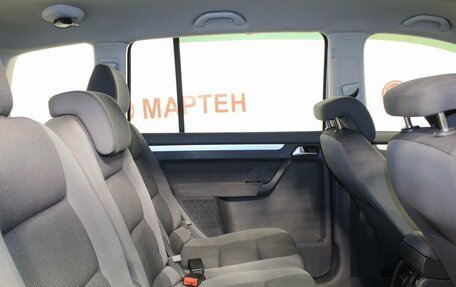 Volkswagen Touran III, 2010 год, 890 000 рублей, 11 фотография