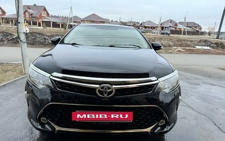 Toyota Camry, 2017 год, 2 480 000 рублей, 3 фотография