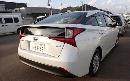 Toyota Prius IV XW50, 2021 год, 2 435 000 рублей, 2 фотография