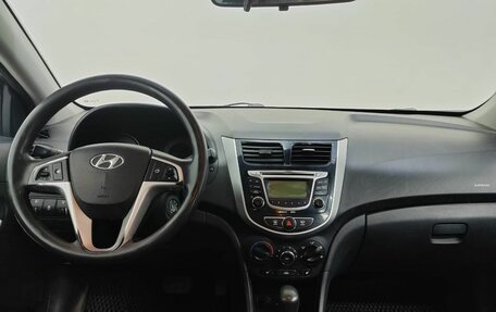 Hyundai Solaris II рестайлинг, 2011 год, 820 000 рублей, 10 фотография