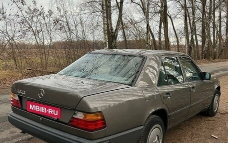 Mercedes-Benz W124, 1988 год, 890 000 рублей, 3 фотография