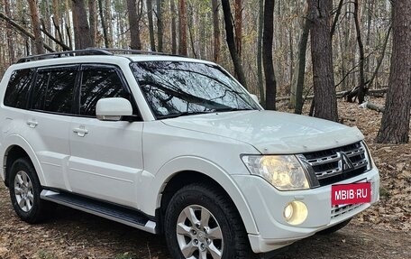 Mitsubishi Pajero IV, 2013 год, 2 700 000 рублей, 17 фотография