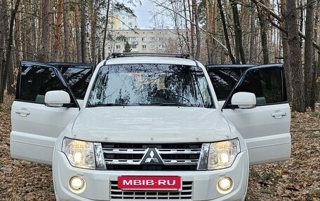 Mitsubishi Pajero IV, 2013 год, 2 700 000 рублей, 12 фотография