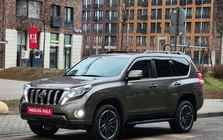 Toyota Land Cruiser Prado 150 рестайлинг 2, 2015 год, 3 800 000 рублей, 2 фотография