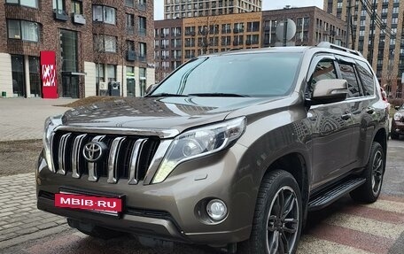 Toyota Land Cruiser Prado 150 рестайлинг 2, 2015 год, 3 800 000 рублей, 4 фотография