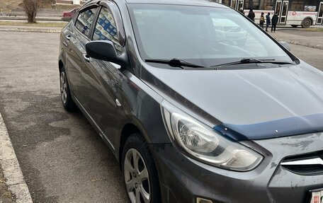 Hyundai Solaris II рестайлинг, 2011 год, 715 000 рублей, 3 фотография