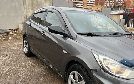 Hyundai Solaris II рестайлинг, 2011 год, 715 000 рублей, 13 фотография