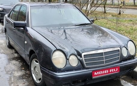 Mercedes-Benz E-Класс, 1996 год, 270 000 рублей, 1 фотография