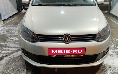 Volkswagen Polo VI (EU Market), 2013 год, 1 370 000 рублей, 1 фотография