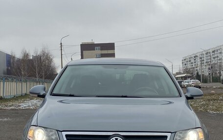 Volkswagen Passat B6, 2008 год, 790 000 рублей, 2 фотография