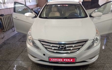 Hyundai Sonata VI, 2010 год, 1 300 000 рублей, 1 фотография