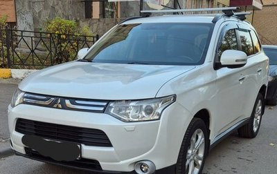 Mitsubishi Outlander III рестайлинг 3, 2014 год, 1 800 000 рублей, 1 фотография