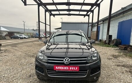 Volkswagen Touareg III, 2012 год, 2 090 000 рублей, 2 фотография