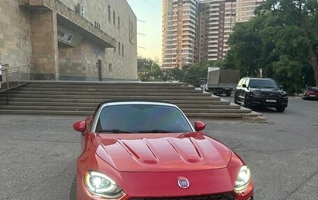 Fiat 124 Spider I, 2018 год, 1 900 000 рублей, 2 фотография