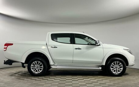 Mitsubishi L200 IV рестайлинг, 2017 год, 1 998 000 рублей, 4 фотография