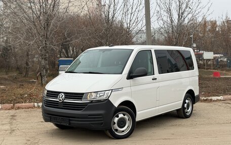 Volkswagen Caravelle T6 рестайлинг, 2020 год, 4 850 000 рублей, 1 фотография