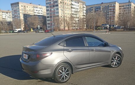 Hyundai Solaris II рестайлинг, 2013 год, 820 000 рублей, 2 фотография