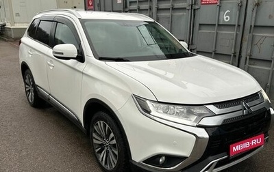 Mitsubishi Outlander III рестайлинг 3, 2019 год, 2 181 000 рублей, 1 фотография