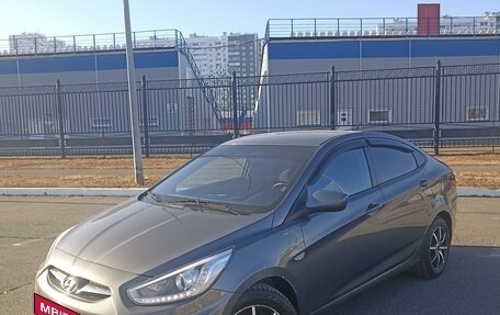 Hyundai Solaris II рестайлинг, 2013 год, 820 000 рублей, 14 фотография