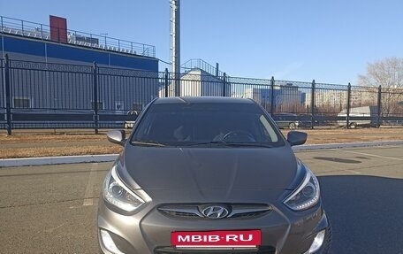 Hyundai Solaris II рестайлинг, 2013 год, 820 000 рублей, 15 фотография