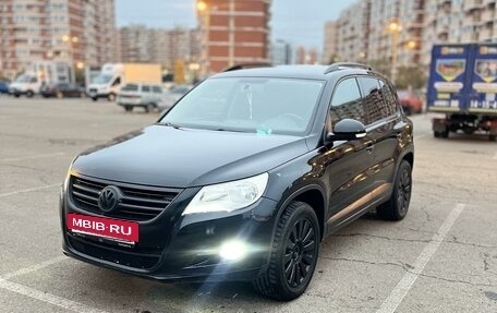 Volkswagen Tiguan I, 2008 год, 900 000 рублей, 2 фотография