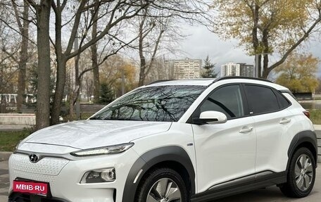 Hyundai Kona I, 2018 год, 2 600 000 рублей, 1 фотография