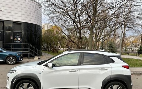 Hyundai Kona I, 2018 год, 2 600 000 рублей, 7 фотография