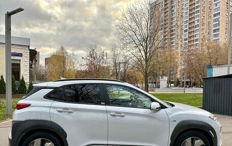 Hyundai Kona I, 2018 год, 2 600 000 рублей, 8 фотография