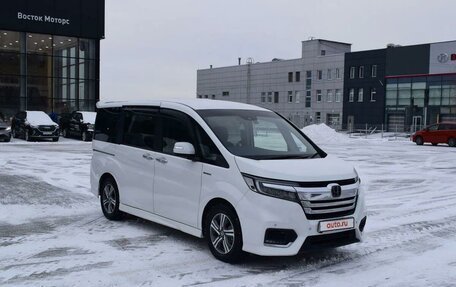 Honda Stepwgn IV, 2018 год, 2 720 000 рублей, 2 фотография