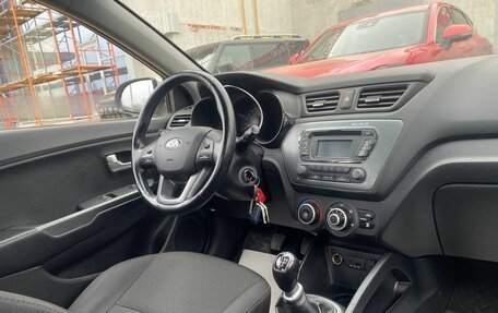 KIA Rio III рестайлинг, 2014 год, 979 000 рублей, 17 фотография