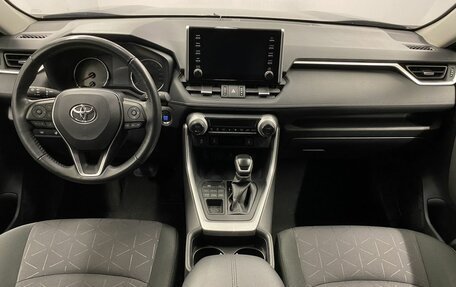 Toyota RAV4, 2020 год, 3 790 000 рублей, 17 фотография