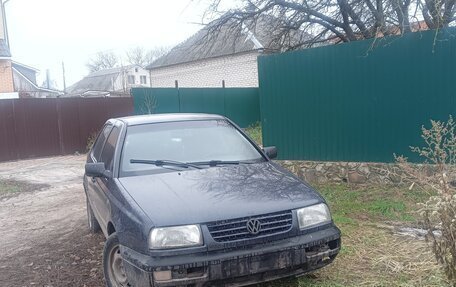 Volkswagen Vento, 1992 год, 130 000 рублей, 1 фотография