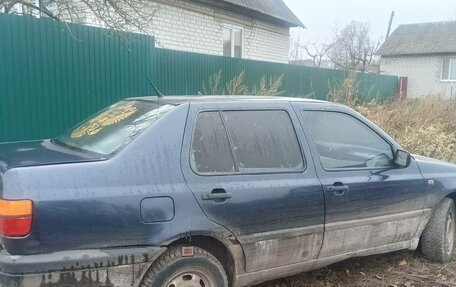 Volkswagen Vento, 1992 год, 130 000 рублей, 2 фотография