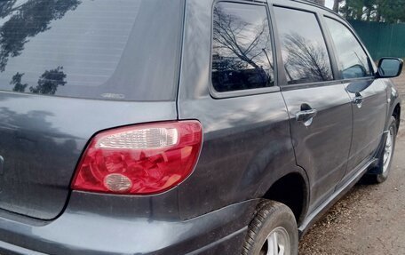 Mitsubishi Outlander III рестайлинг 3, 2004 год, 580 000 рублей, 18 фотография