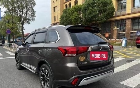 Mitsubishi Outlander III рестайлинг 3, 2022 год, 2 430 000 рублей, 9 фотография