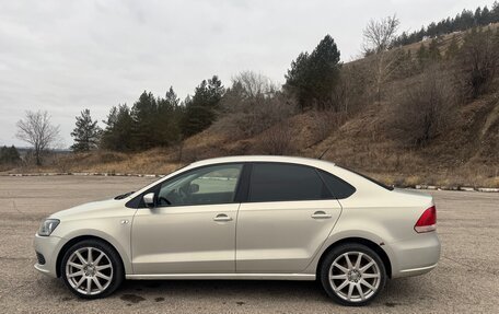 Volkswagen Polo VI (EU Market), 2012 год, 950 000 рублей, 2 фотография