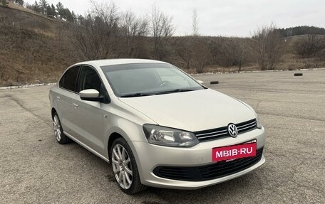 Volkswagen Polo VI (EU Market), 2012 год, 950 000 рублей, 3 фотография