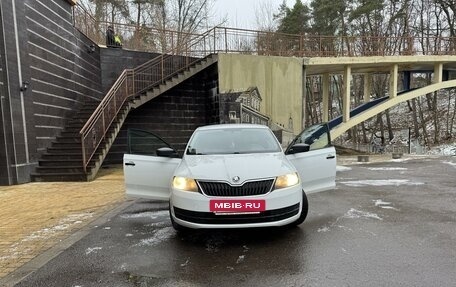 Skoda Rapid I, 2015 год, 990 000 рублей, 2 фотография