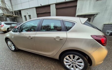 Opel Astra J, 2011 год, 1 100 000 рублей, 1 фотография