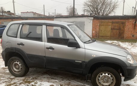 Chevrolet Niva I рестайлинг, 2014 год, 800 000 рублей, 2 фотография