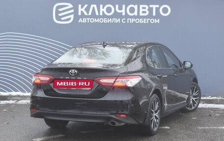 Toyota Camry, 2021 год, 3 950 000 рублей, 2 фотография