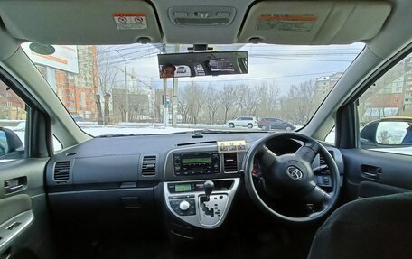 Toyota Wish II, 2005 год, 925 000 рублей, 3 фотография