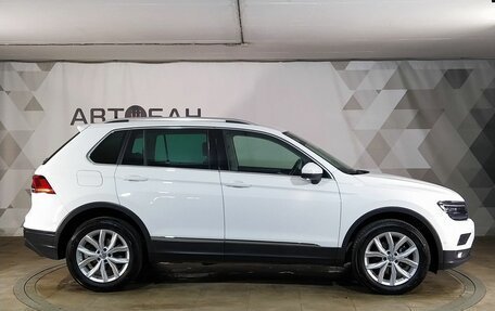 Volkswagen Tiguan II, 2020 год, 3 099 000 рублей, 6 фотография