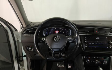 Volkswagen Tiguan II, 2020 год, 3 099 000 рублей, 13 фотография