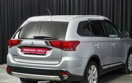 Mitsubishi Outlander III рестайлинг 3, 2015 год, 2 259 000 рублей, 4 фотография