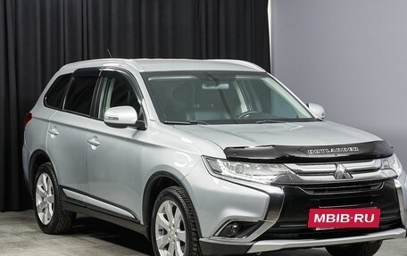 Mitsubishi Outlander III рестайлинг 3, 2015 год, 2 259 000 рублей, 3 фотография